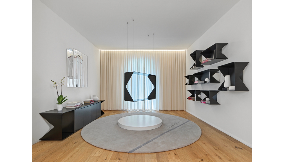 La nuevas coleccin Wellen de Maison Karl Lagerfield combina artesana y tecnologa logrando una precisin milimtrica en cada lnea y superficie...