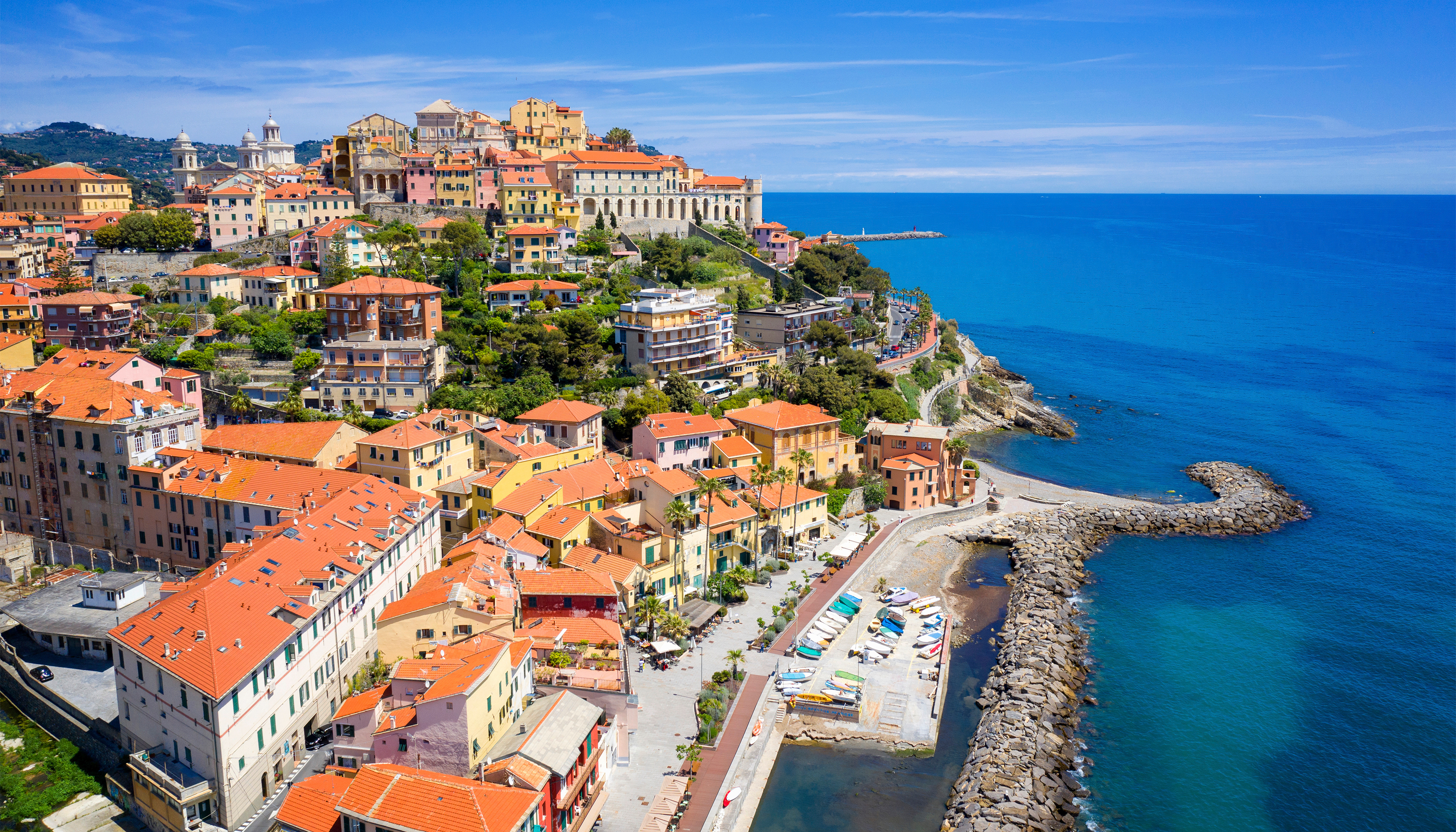 Zonas especialmente cr�ticas, como el �rea de acceso al puerto deportivo de Imperia, requirieron una ampliaci�n del sistema de videoseguridad...