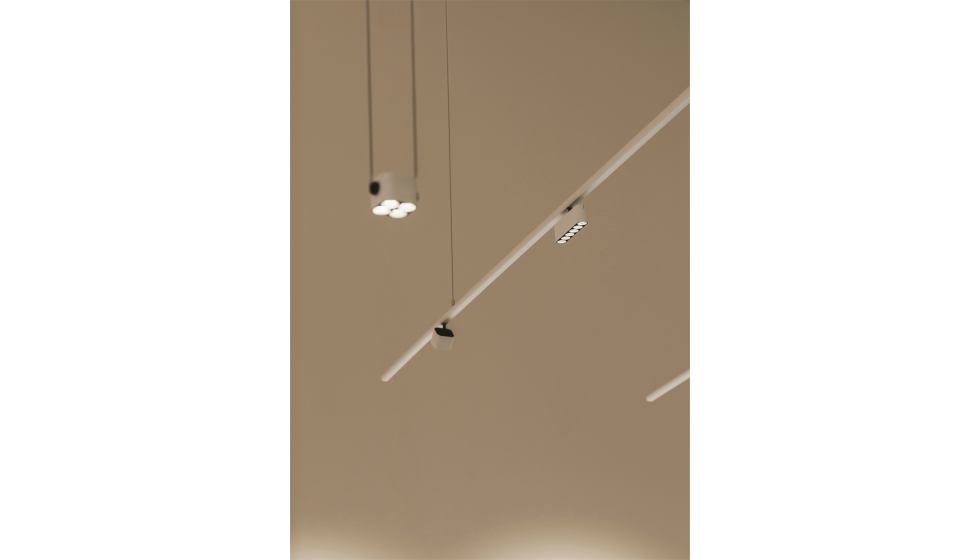 Twin es una reinvenci�n de los tradicionales spotlights con un dise�o flexible y adaptable a cualquier proyecto