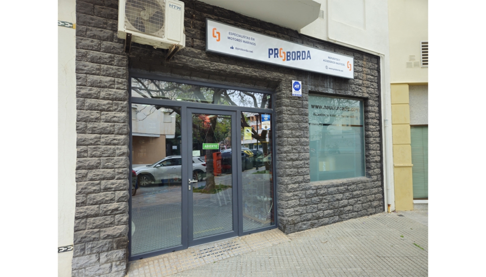 La tienda fsica tiene una superficie de unos 100 metros cuadrados