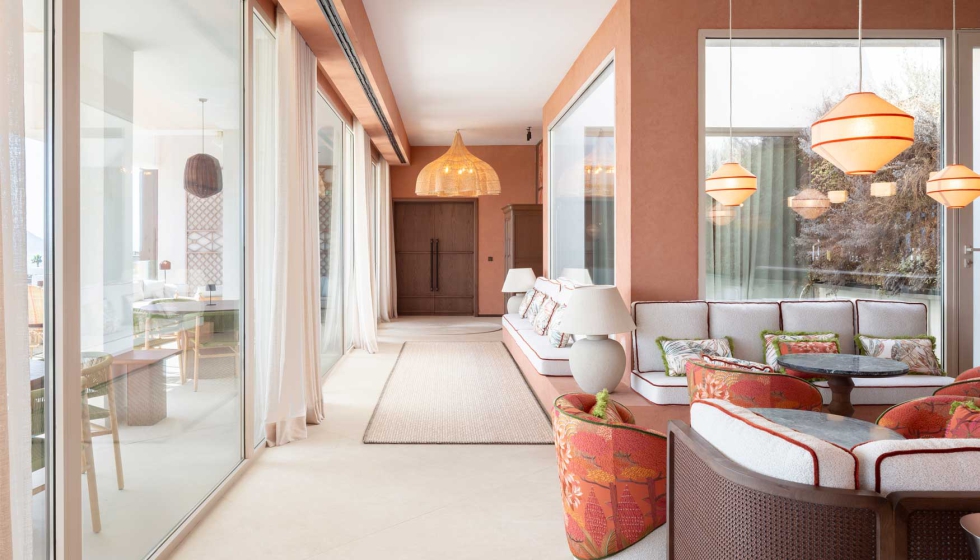 Los cerramientos del complejo han sido certificados con el sello Qualicoat 3.0...