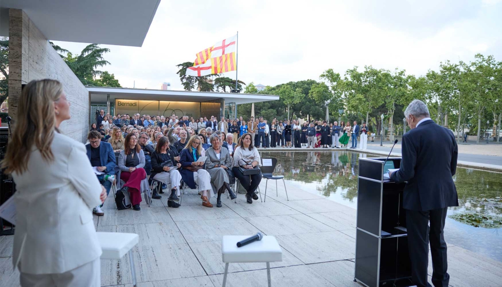 Imagen de la celebraci�n de las seis d�cadas de Bermad� en el ic�nico pabell�n Mies van der Rohe