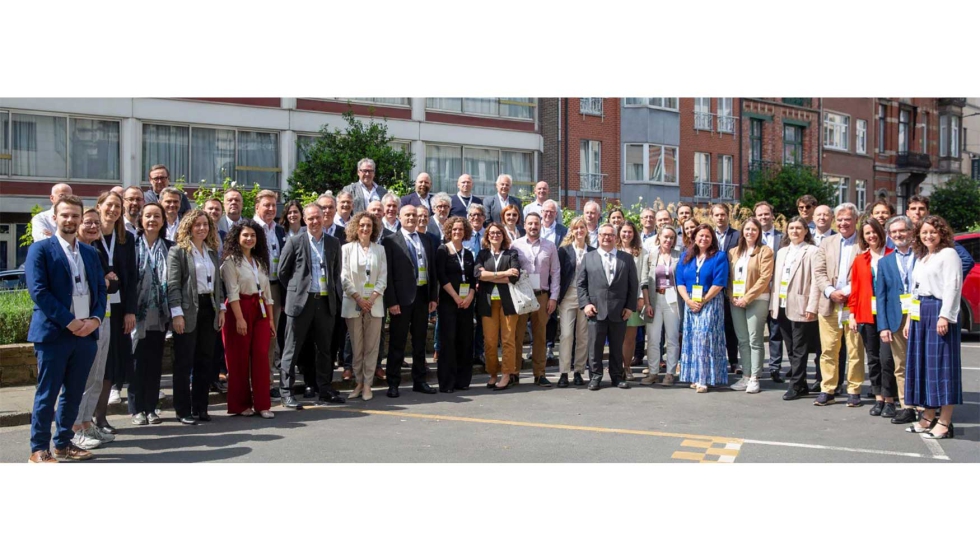 Foto de familia de los participantes en la Conferencia de Eucolight en Bruselas