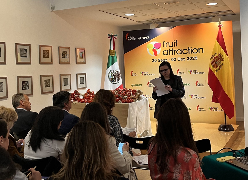 Elena Curzio, responsvel pelos Assuntos Econmico-Comerciais e Promoo na Embaixada em Espanha