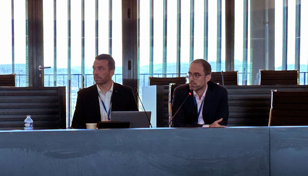 Benoît Coudray, director de Ventas de Hexagon Manufacturing Intelligence Francia (izq...