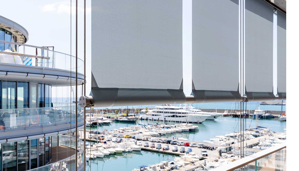 Para ajustarse a la geometr�a de las fachadas del complejo Waterfornt di Levante...