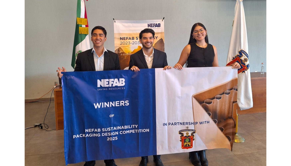Winning Team (Bruno Ayala Bizarro, Erik Monteon Covarrubias, and Eliza Alejandra Tapia Rodr�guez)