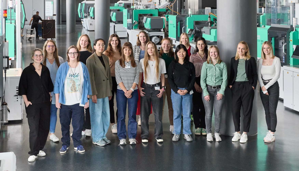 Encuentro profesional: Estudiantes universitarias intercambian experiencias con profesionales de Arburg