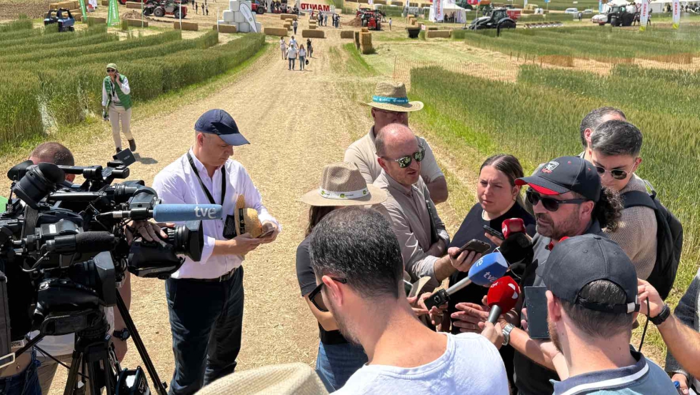 El presidente de ANSEMAT, Justo Sampayo, ofrece su valoracin a los medios