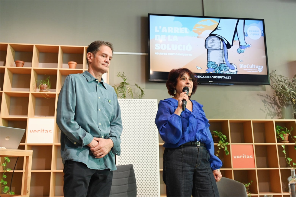 ngeles Parra, directora de BioCultura, junto a Silvio Elas, CEO de Veritas