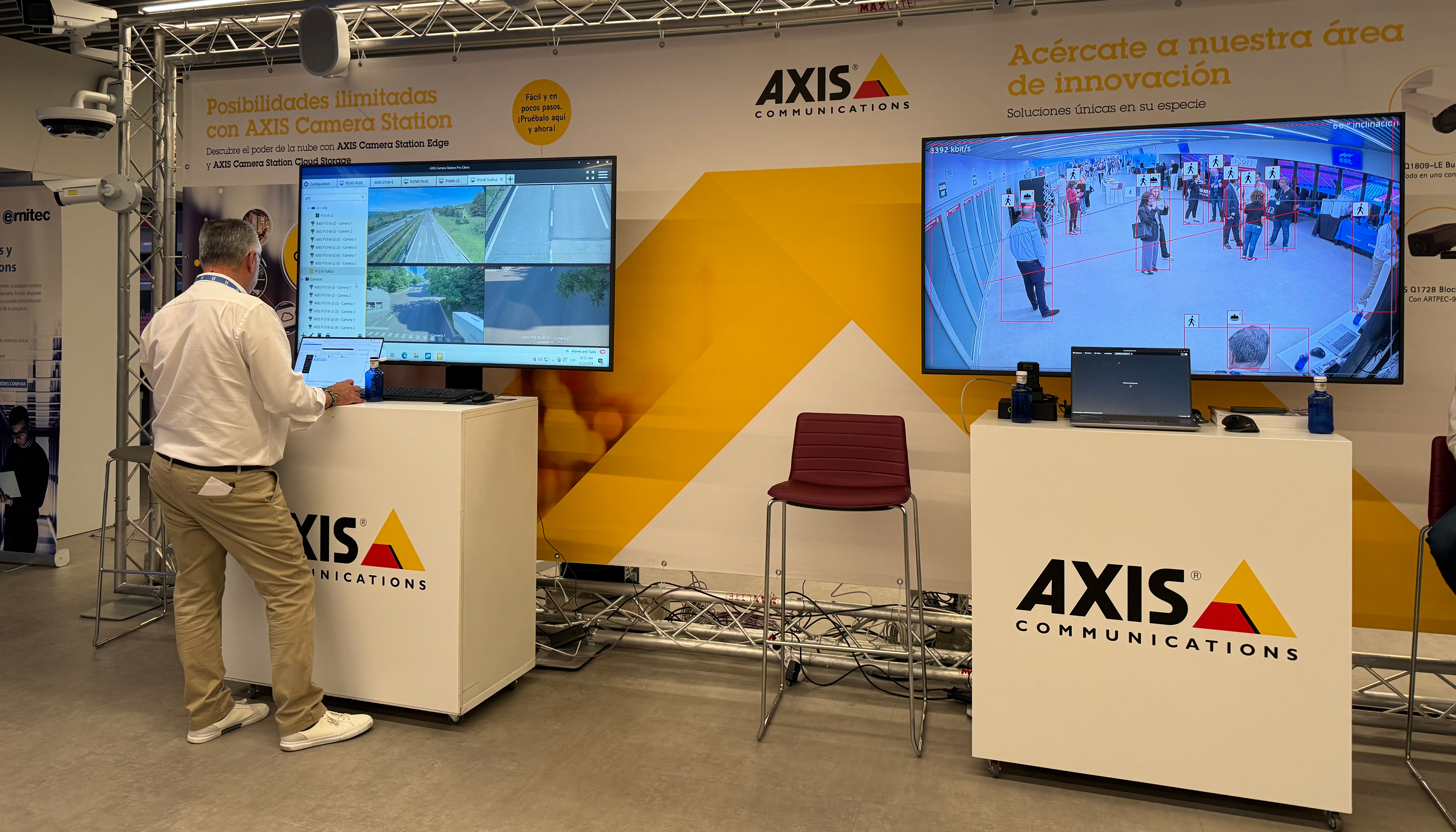 Axis Communications present� una c�mara de doble �ptica orientada al reconocimiento de matr�culas y control vehicular...