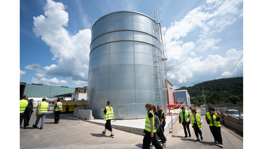 La Confederaci�n Nacional de Instaladores (CNI) organiz� un programa t�cnico en Barcelona para 18 representantes de los ministerios de Medio Ambiente...