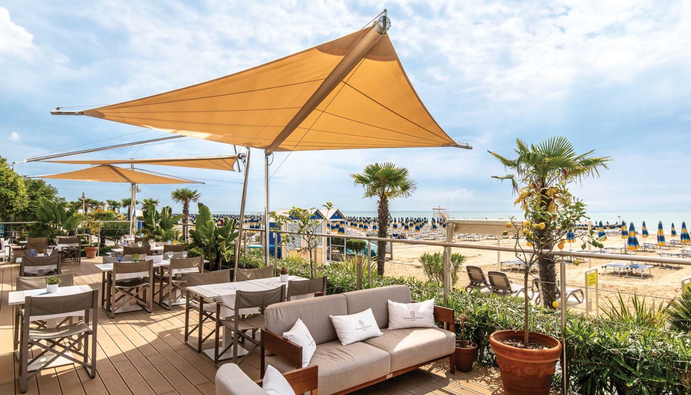 Esta sombrilla destaca por ser un objeto de dise�o, ligero y moderno