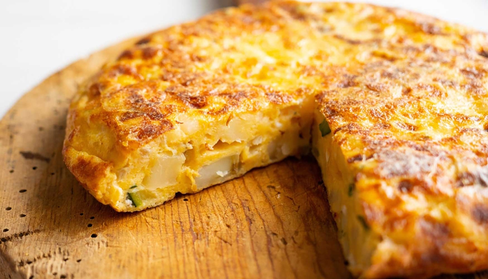 En nuestra gastronom�a, la patata ha logrado un lugar de honor como ingrediente esencial de la tortilla espa�ola, cuyo consumo aument� un 14,8%...