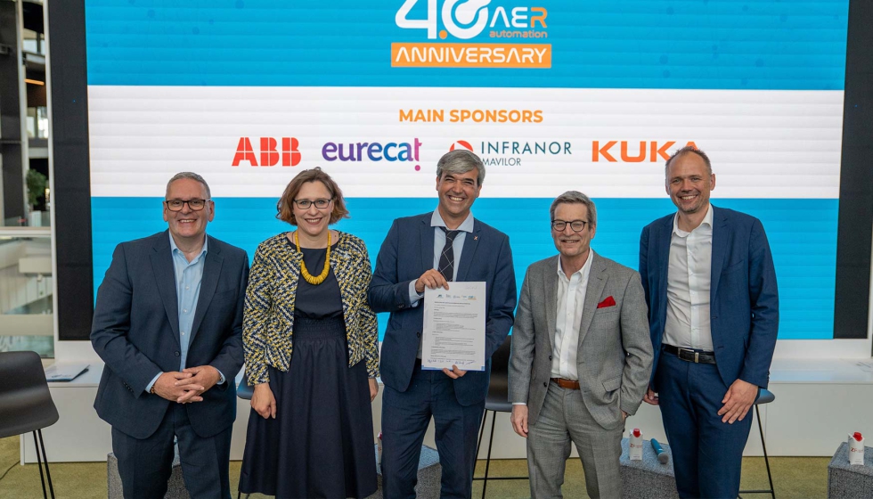 De izquierda a derecha...