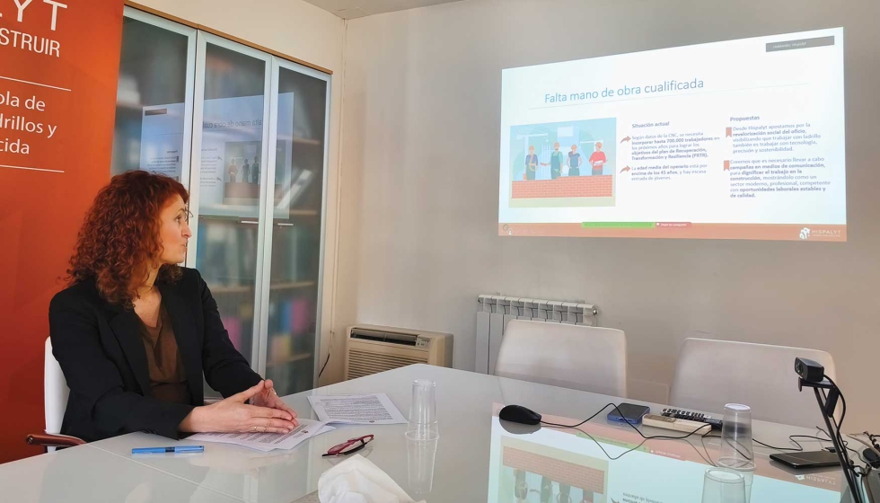 Elena Santiago, secretaria general de Hispalyt durante la presentacin de resultados y propuestas del sector