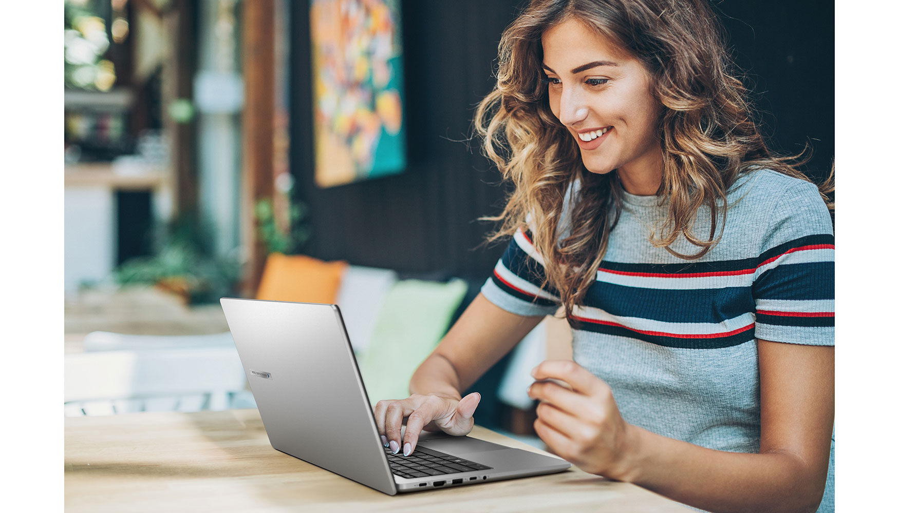 El ExpertBook P1 combina elegancia y funcionalidad en un dise�o compacto y ligero