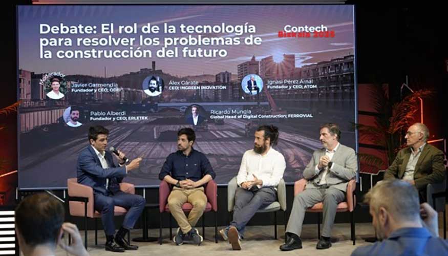 Durante la jornada se llevaron a cabo mesas redondas y ponencias a cargo de expertos en el sector