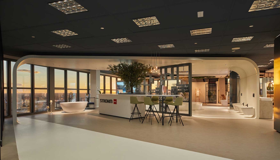 Sede central de Strohm Teka en Madrid, con un impactante showroom abierto a la ciudad