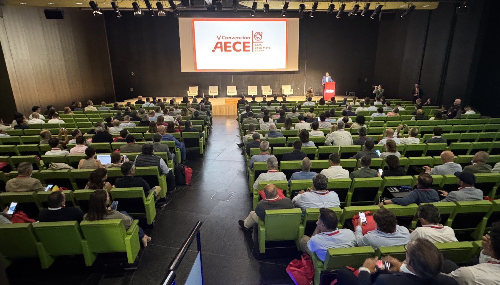 Cerca de 300 profesionales asistieron a la V Convencin AECE en el Palacio Euskalduna de Bilbao