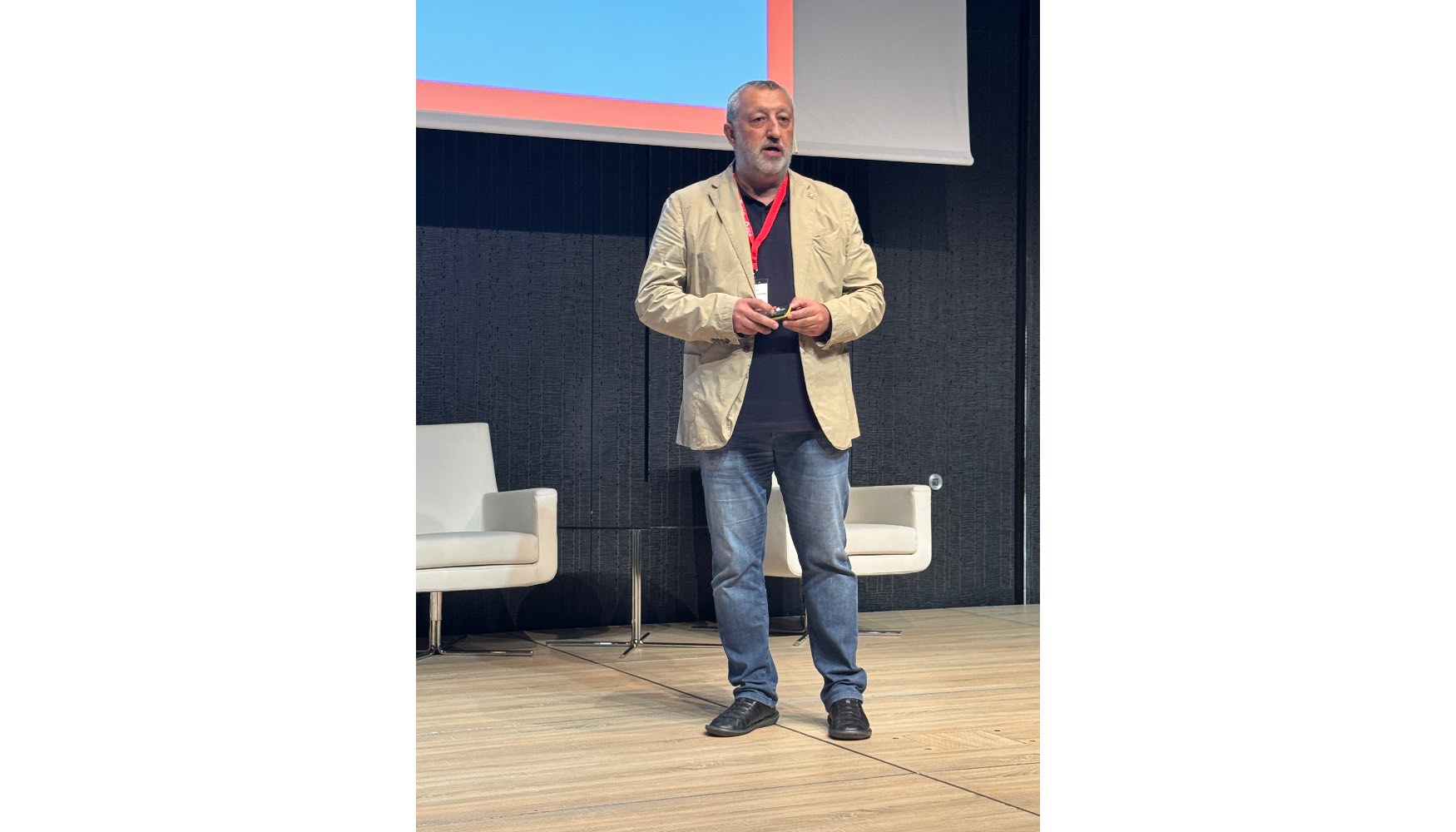 Gustavo Toledo, de Global Carretillas