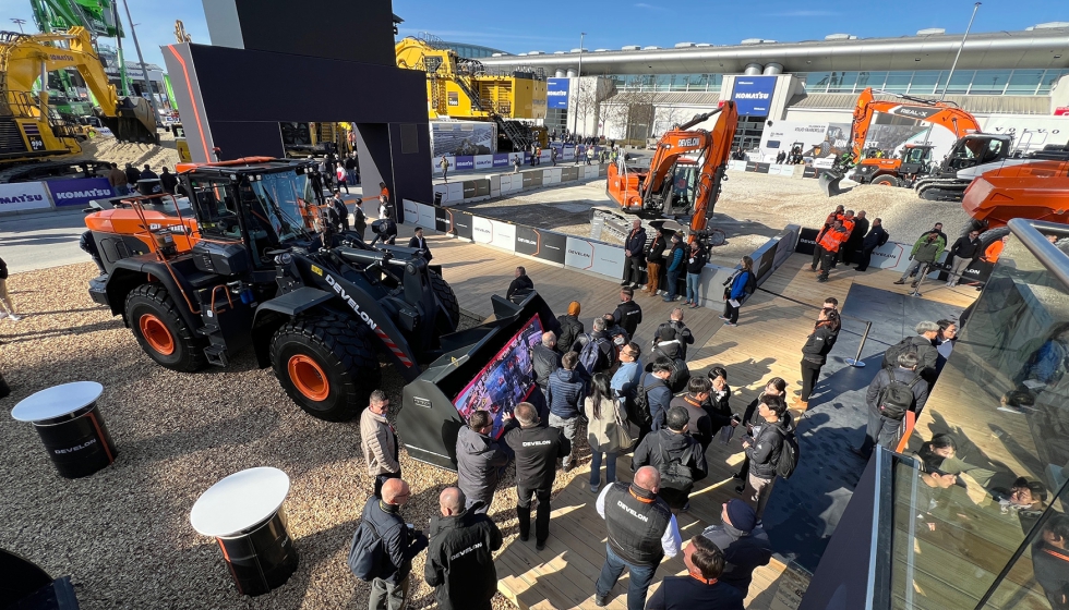 Vista do stand da Develon na Bauma