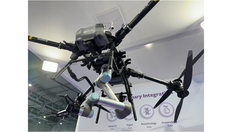 Los visitantes pudieron ver tambin un robot areo autnomo con alta capacidad de carga...