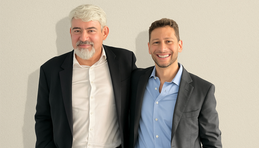 David Marqu�s, director de operaciones de Oplium Espa�a, junto a Claudio Merulla...