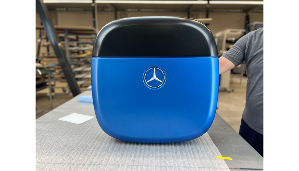 Con dise�o bicolor: la caja de almacenamiento de la versi�n el�ctrica del Mercedes G-Class permite guardar de forma segura el cable de carga...