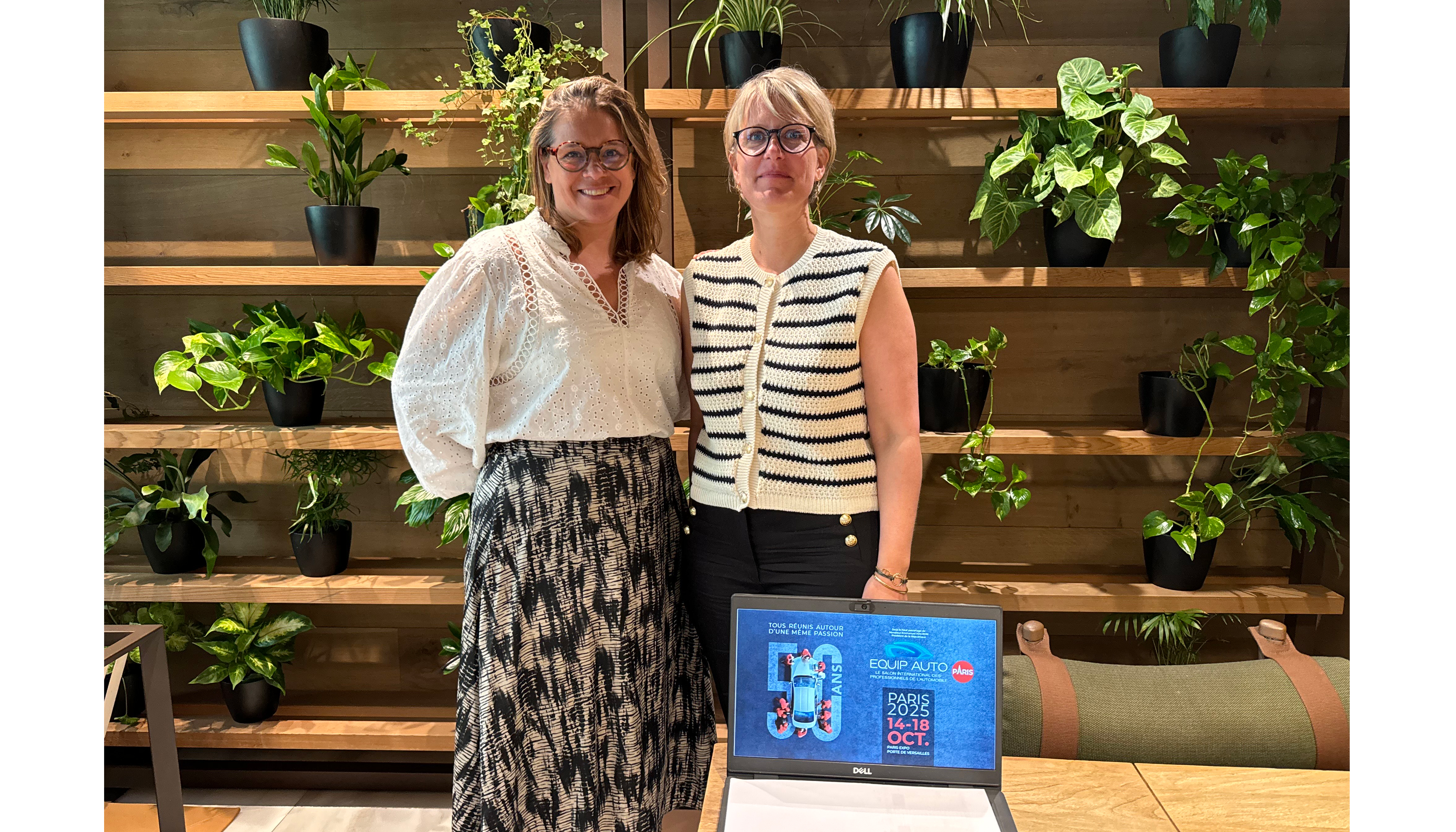 Responsable de Comunicaci�n, Am�lie Huvelin, y directora de Equip Auto Paris, Aurelie Jouve