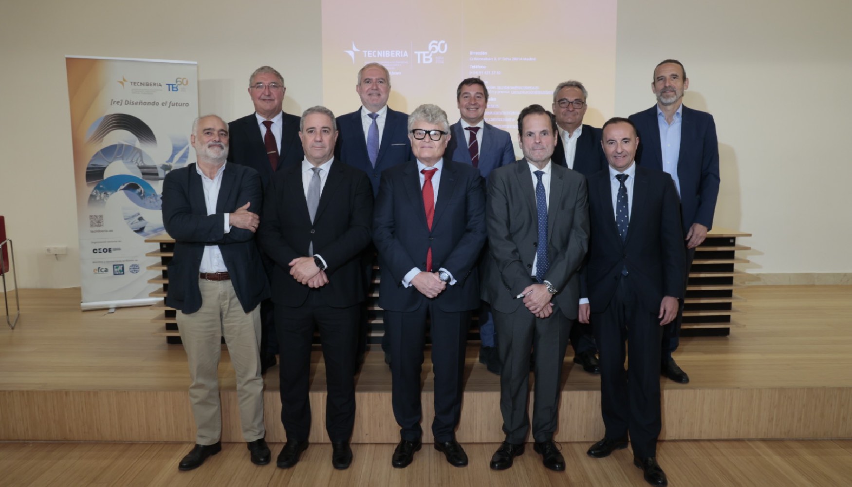 Foto de familia de los miembros de la nueva Junta Directiva de Tecniberia