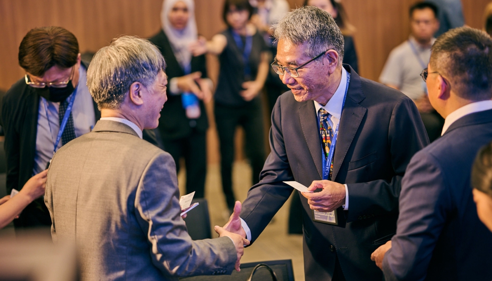 Autoridades y empresas en la presentaci�n