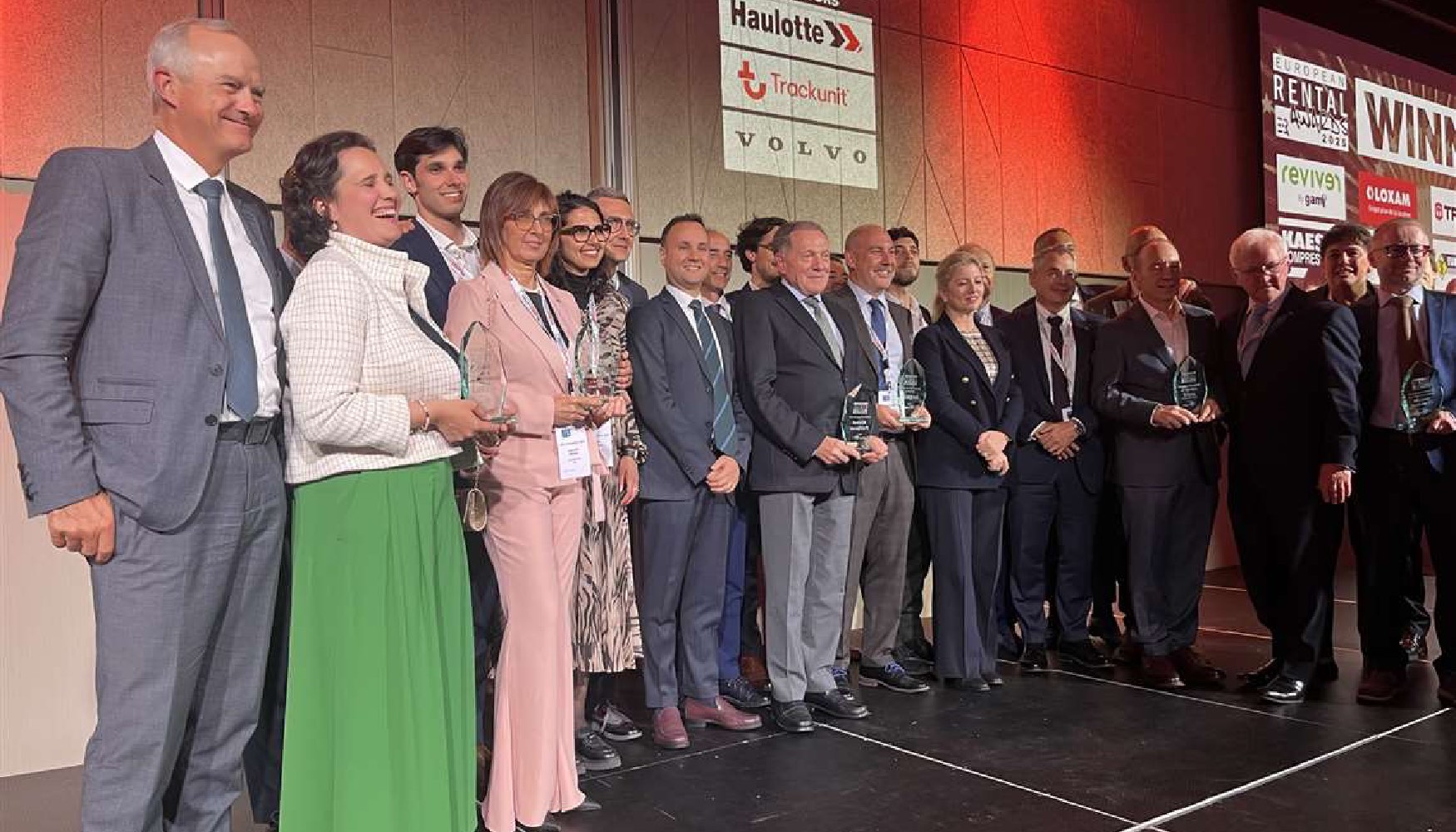 Foto de familia con los ganadores de los Premios Europeos del Alquiler 2025. Foto: IRE