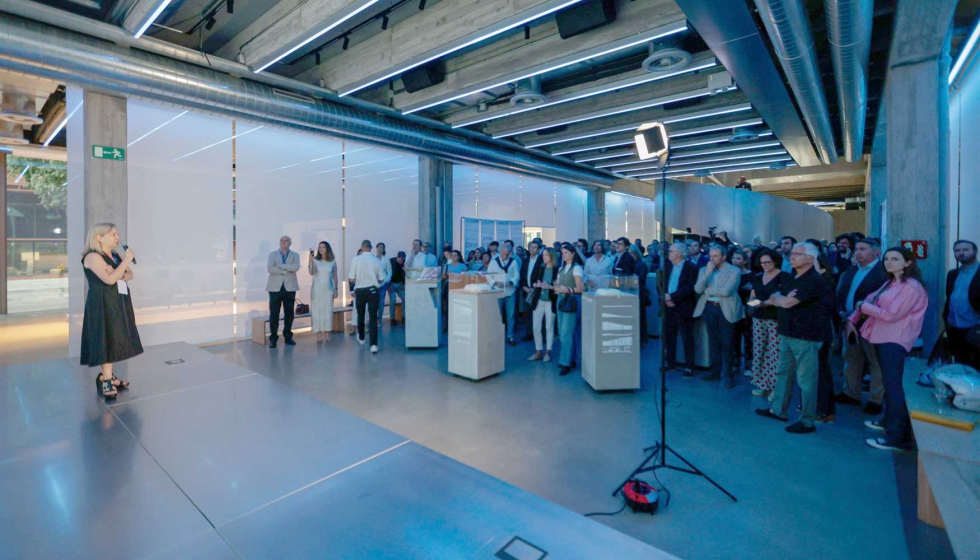 Imagen de la presentacin de la exposicin El estadio contemporneo de L35 Architects en la Casa de la Llum de Simon en Barcelona...