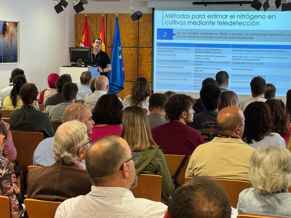 El Dr. Carlos Camino, investigador de la Universidad de Wageningen, ofreci� la ponencia inaugural