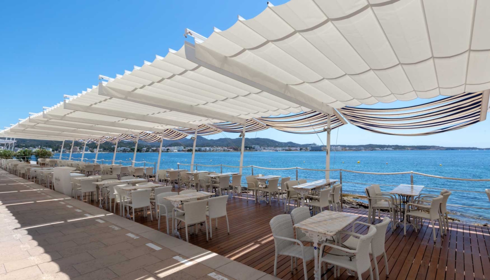 La perfiler�a para el soporte de los toldos est� elaborada de aluminio perfilado en color blanco...