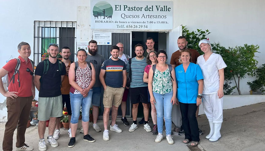 Visita de la delegacin francesa a la explotacin El Pastor del Valle