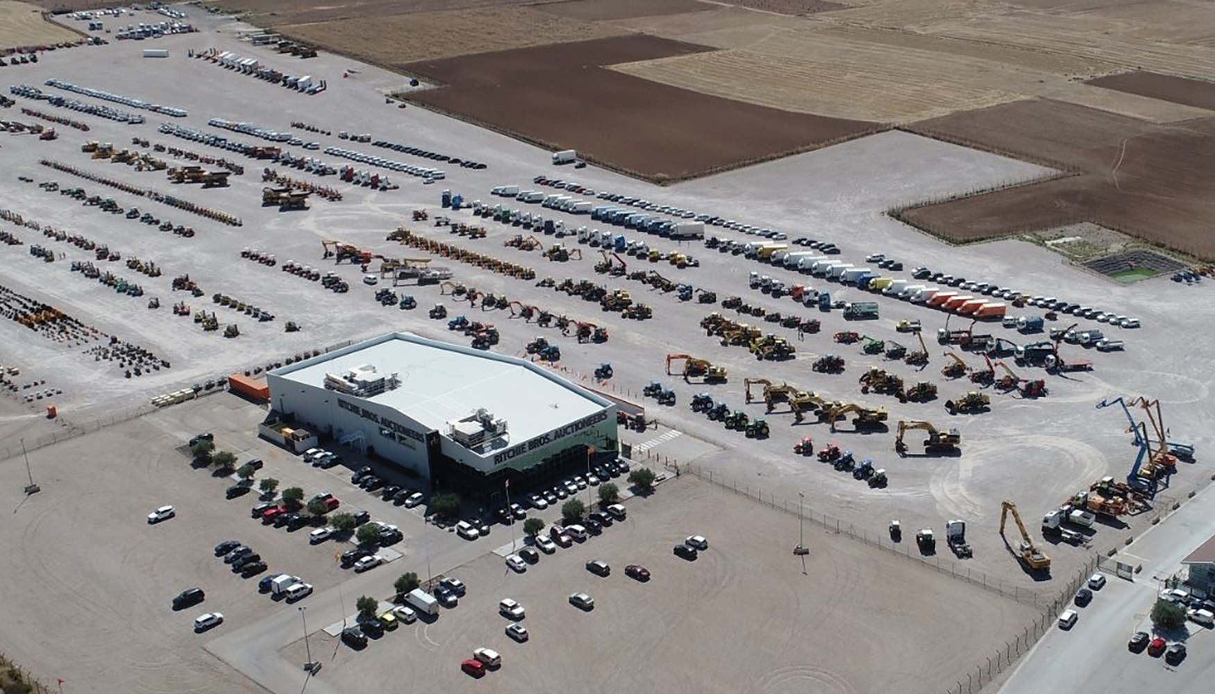 Vista a�rea de la campa de Oca�a de Ritchie Bros