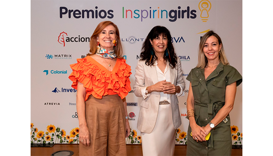 Marta P�rez Dorao, presidenta Inspiring Girls; Ana Redondo, ministra de Igualdad y la directora gerente del COAM, �ngela Baldellou. �Inspiring Girls...