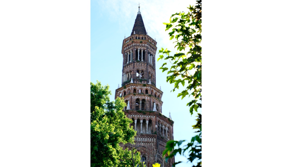 La Menci�n especial de Restauraci�n ha reca�do en la Torre Chiaravalle Nolar (Mil�n) del despacho italiano Jurina e Radaelli Studio Associato...