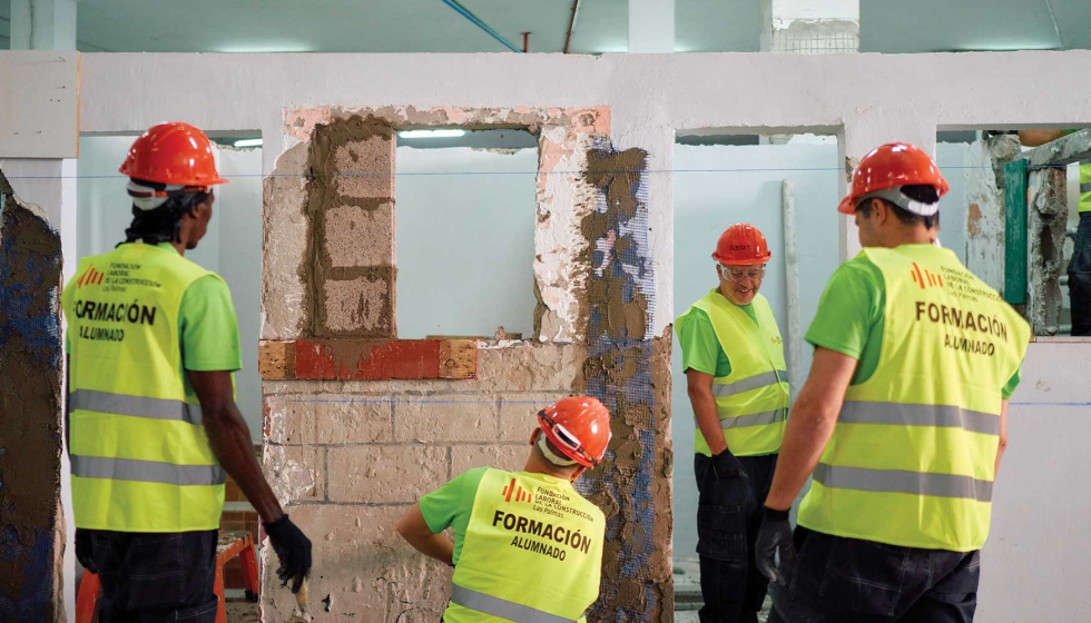 Uno de los cursos de alba�iler�a