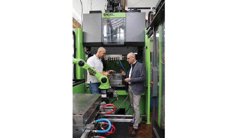 Norbert M�ller (derecha) y el investigador asociado Sebastian Wiedl, M.B.A...