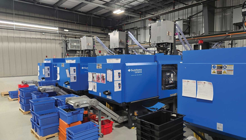 En las instalaciones canadienses de Hugo Stiehl, cuatro IntElect Multi 180 y dos IntElect 75 producen cientos de miles de componentes al d�a...