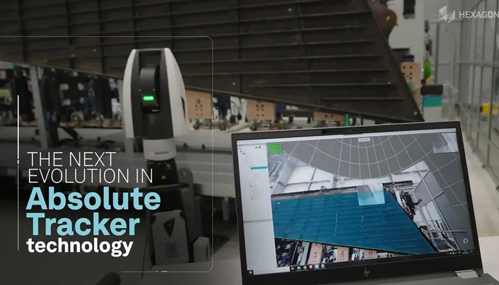 El lser tracker ATS800 digitalizar un alern de Frmula 1 en el estand de Hexagon