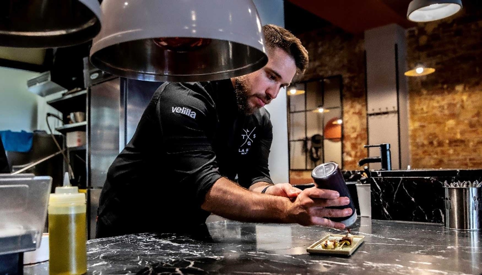 Las prendas Velilla estn pensadas para trabajar con comodidad durante largas jornadas