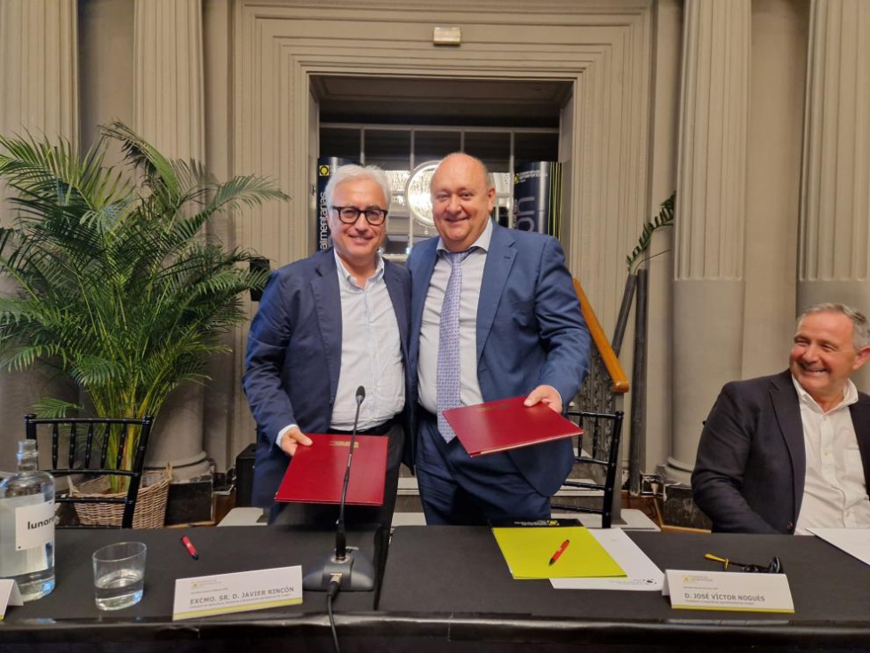 Foto de Convenio entre cooperativas agroalimentarias y Gobierno de Aragn para reforzar la Red ARAX