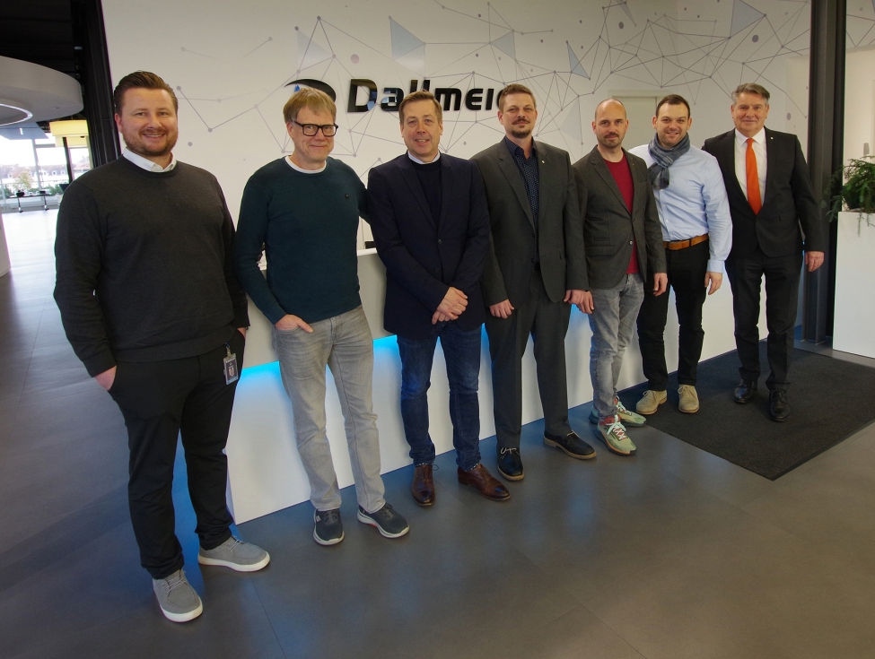Kai Gronauer (Alliance Manager de Dallmeier), Carsten Eckstein (Head of Product Management / Product Owner (CSPO) Hexagon)...