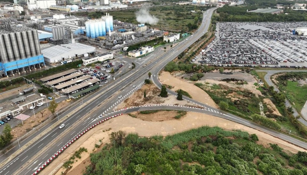 Imagen de la construcci�n de la rotonda de acceso al puerto