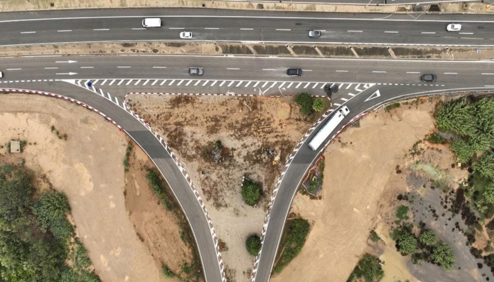 Imagen de la construcci�n de la rotonda de acceso al puerto