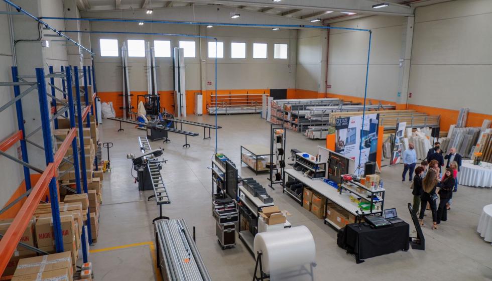 Un destalle de la nueva nave de Persax en Santiago de Compostela